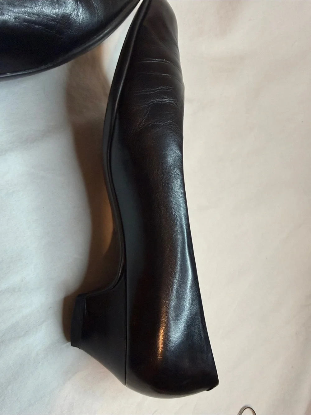 The Walking Pump by Rockport Black Pointed-Toe Leather 8.5 B